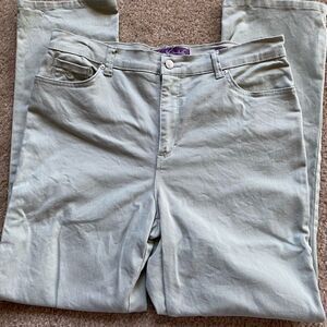 Khaki green Gloria Vanderbilt Amanda Jeans size 14